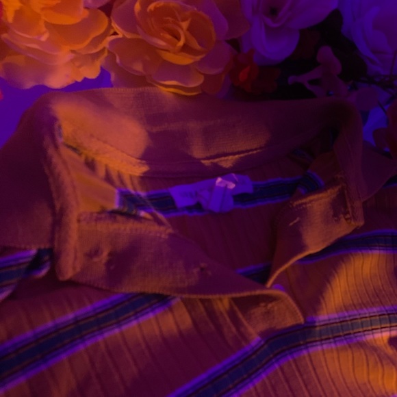 Cute Collared Top!!! - Picture 3 of 3